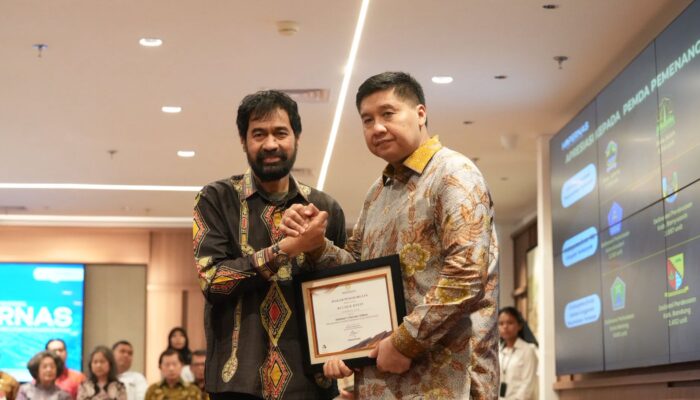 Muzakir Manaf Terima Penghargaan dari Kementerian Perumahan dan Kawasan Pemukiman