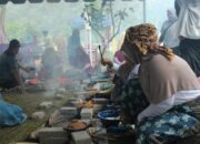 Atraksi Adat Toet Apam Disambut Antusias Masyarakat Gampong Aneuk Laot