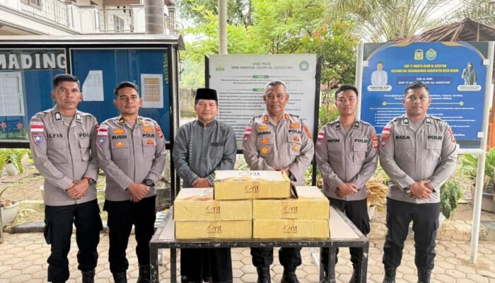 Polda Aceh Bagikan 2,7 Ton Kurma untuk Masyarakat di Bulan Ramadan
