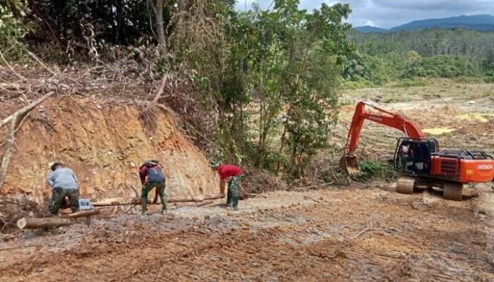 Satgas TMMD ke-127 Buka Akses Jalan Penghubung Dua Desa di Beutong Nagan Raya